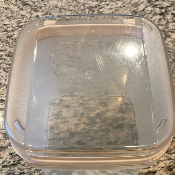 Tupperware Cream Food Storage Container - Picture 5 of 5